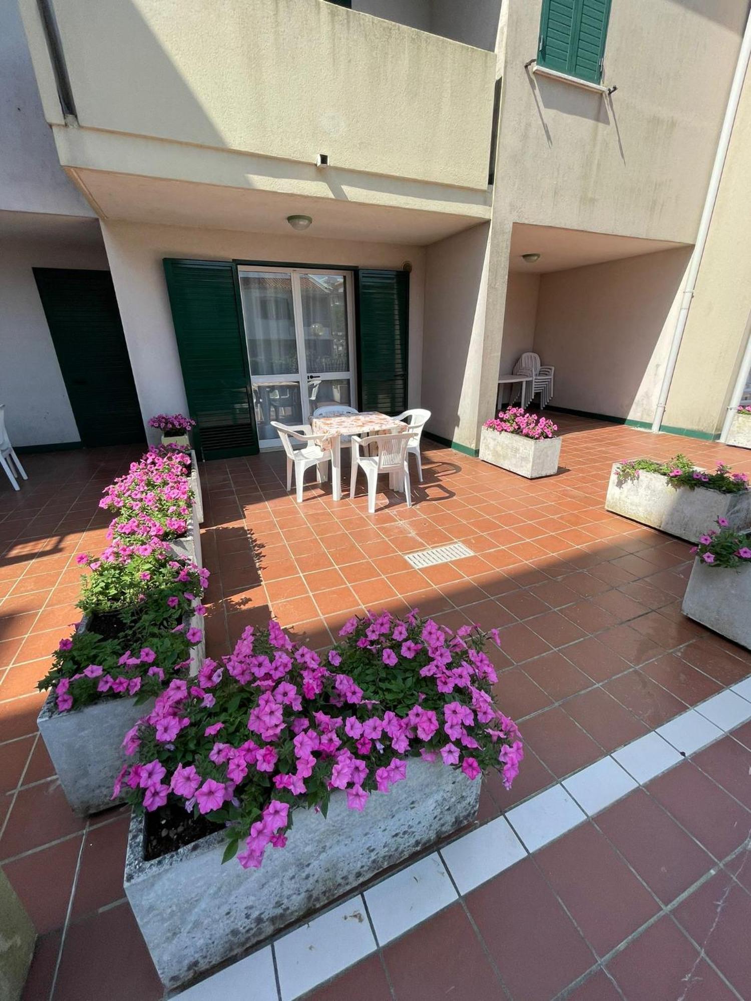 Villaggio Luna Swimmingpool- Agenzia Cocal Caorle Bagian luar foto