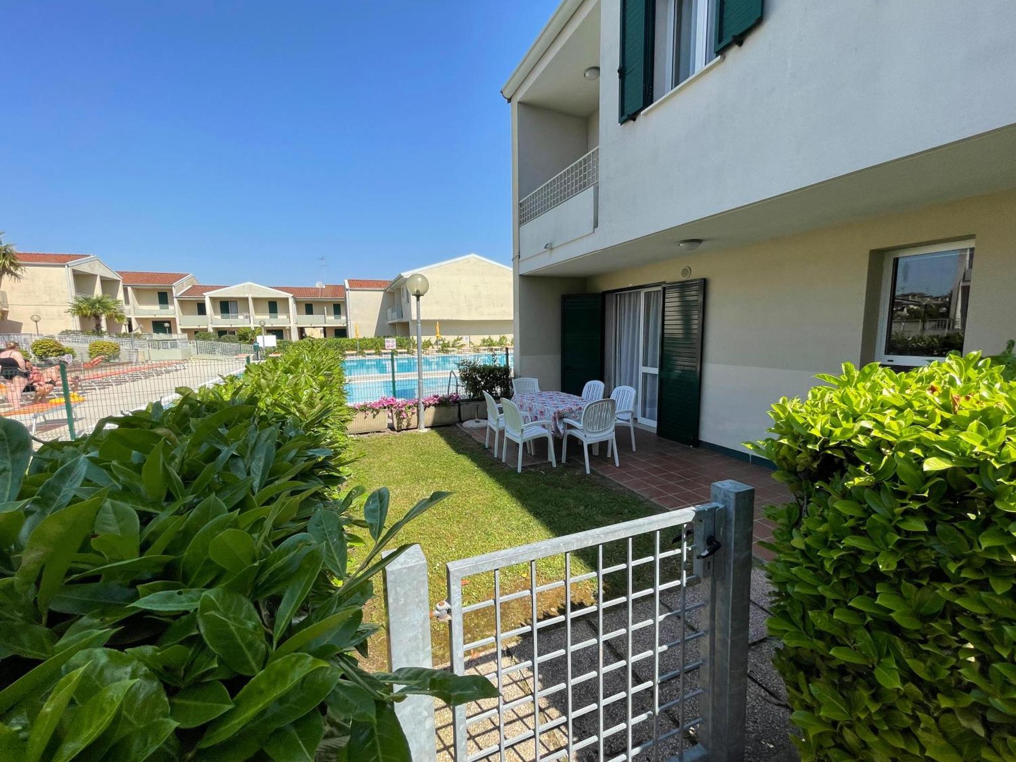 Villaggio Luna Swimmingpool- Agenzia Cocal Caorle Bagian luar foto
