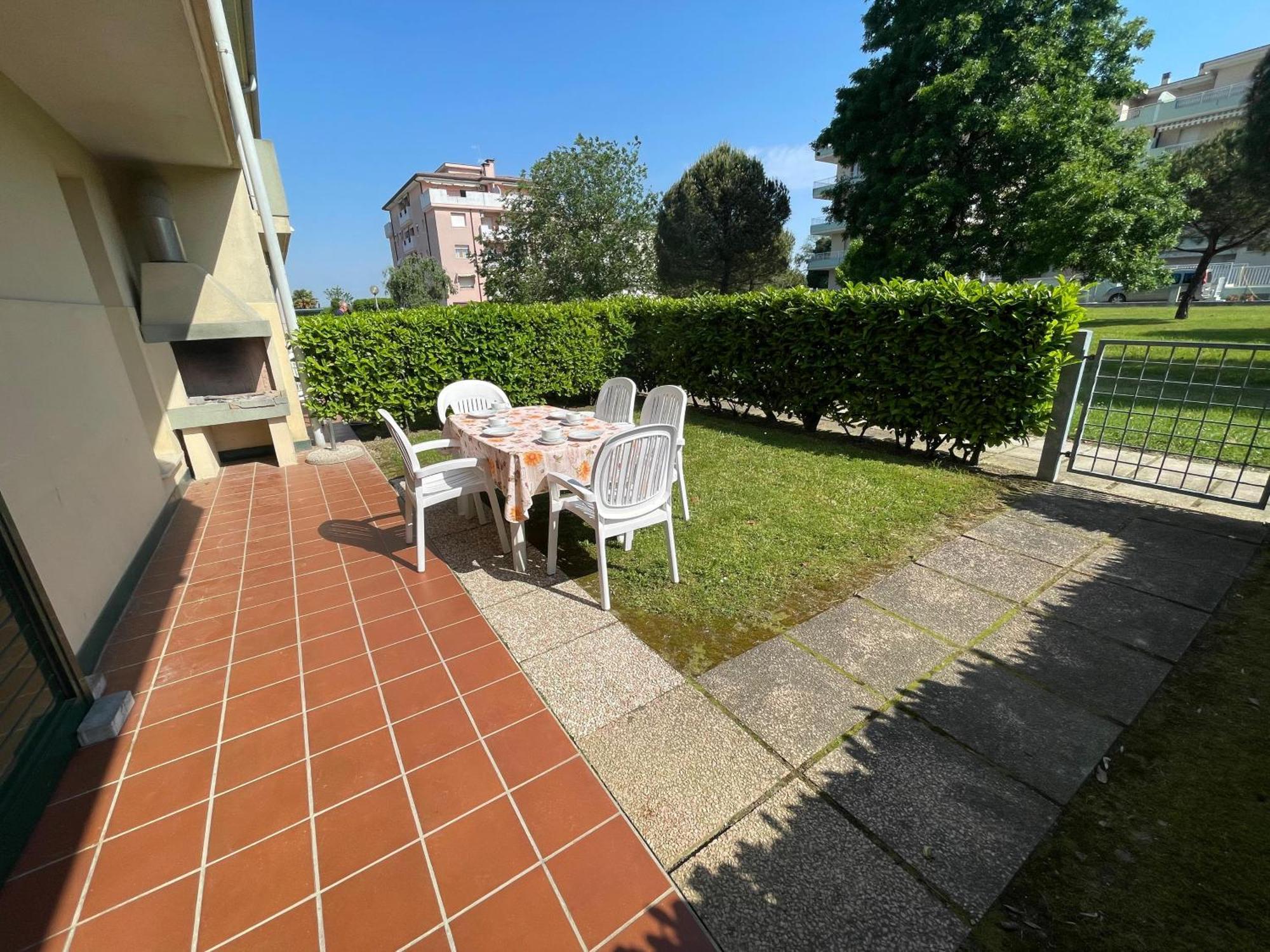 Villaggio Luna Swimmingpool- Agenzia Cocal Caorle Bagian luar foto