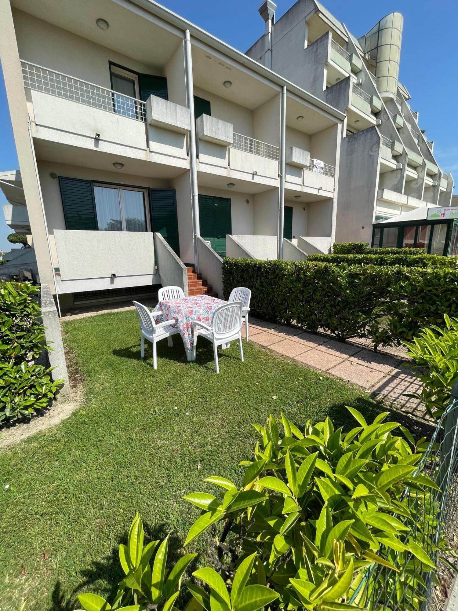 Villaggio Luna Swimmingpool- Agenzia Cocal Caorle Bagian luar foto