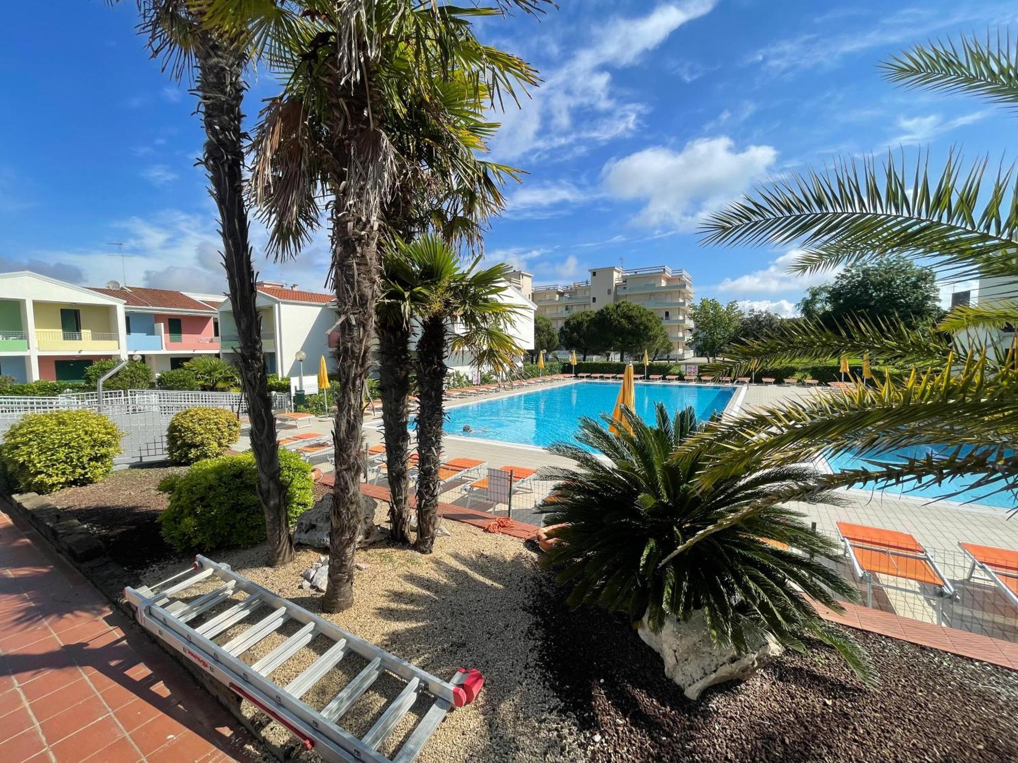 Villaggio Luna Swimmingpool- Agenzia Cocal Caorle Bagian luar foto