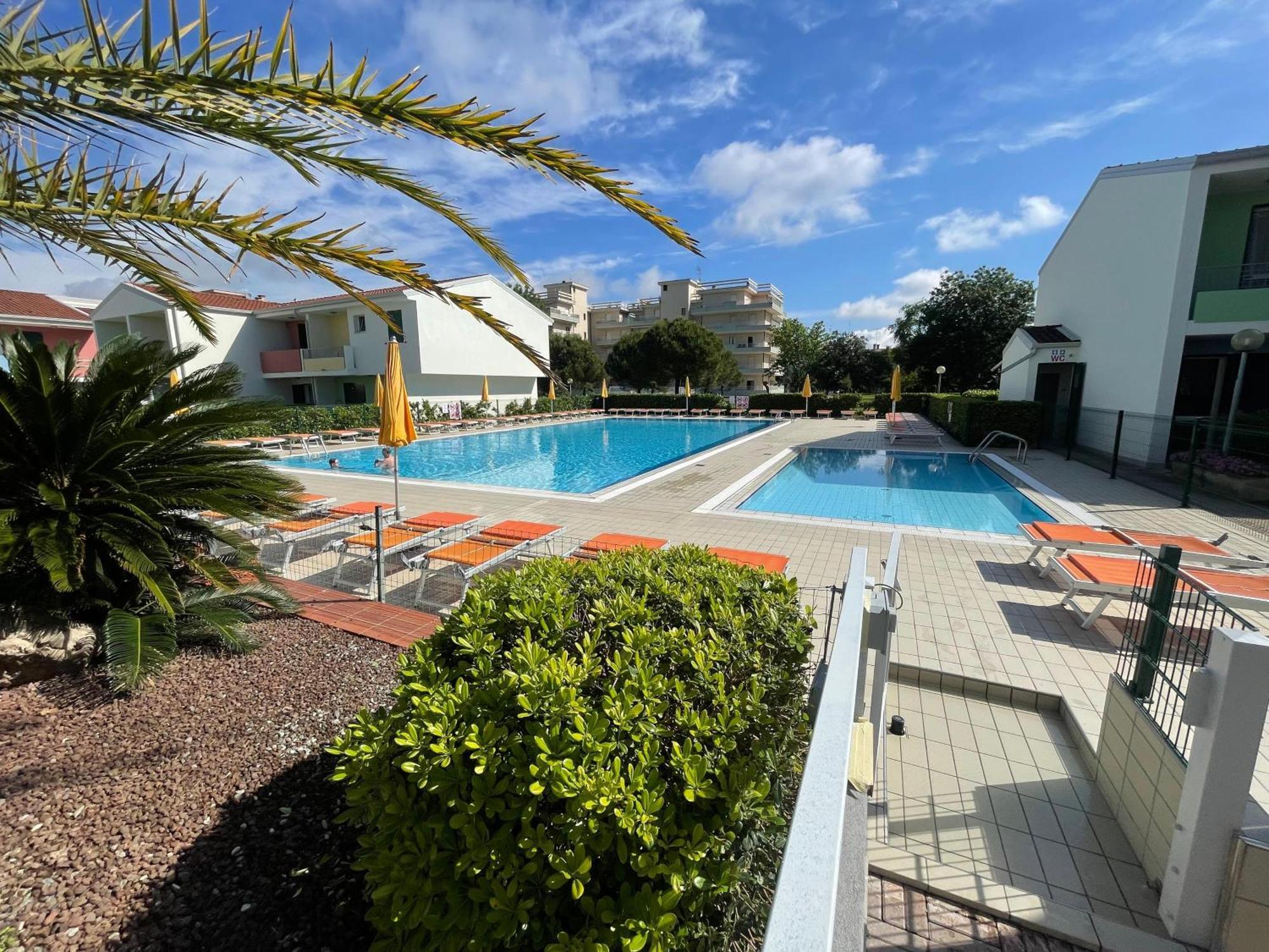 Villaggio Luna Swimmingpool- Agenzia Cocal Caorle Bagian luar foto
