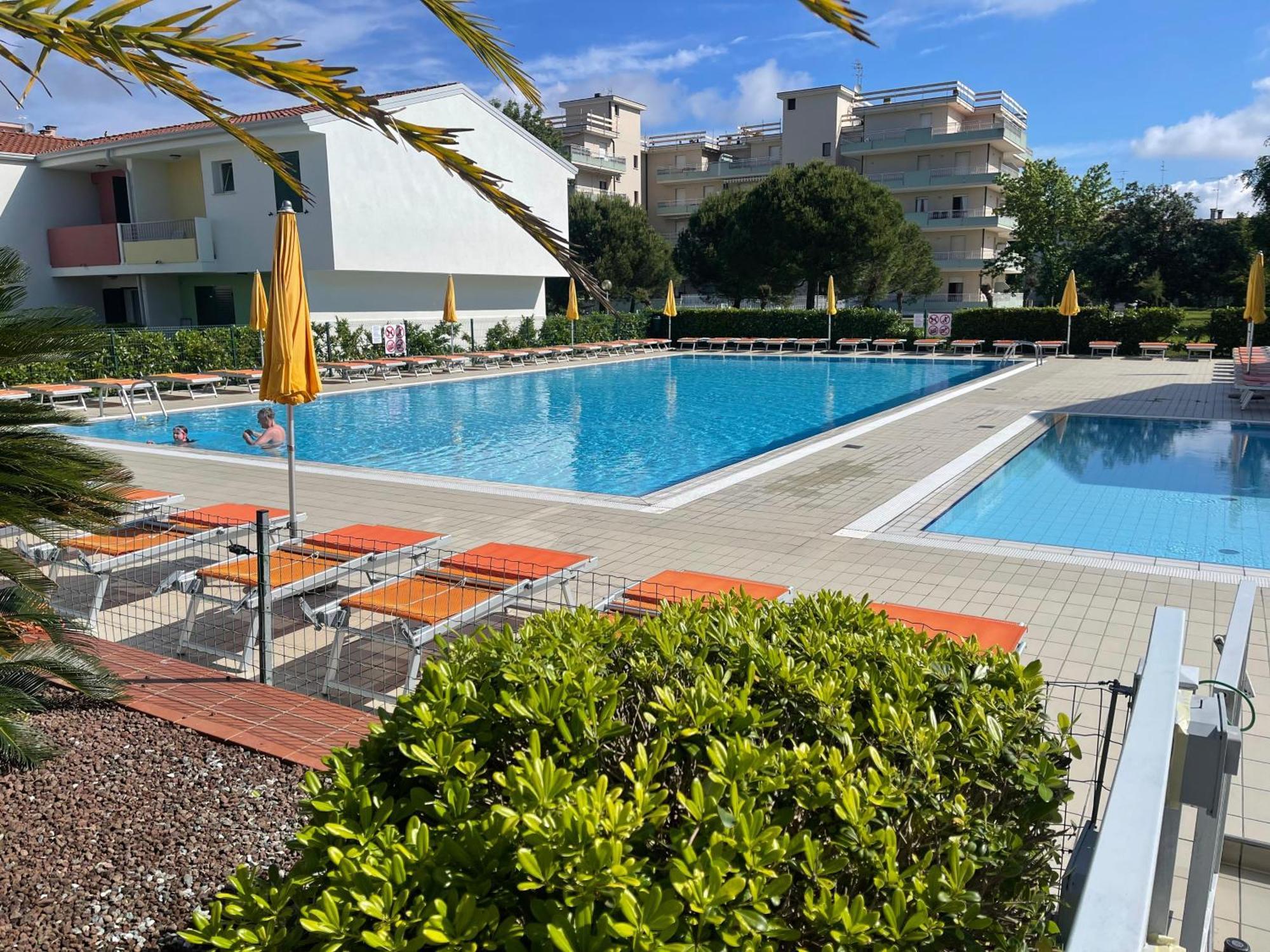Villaggio Luna Swimmingpool- Agenzia Cocal Caorle Bagian luar foto