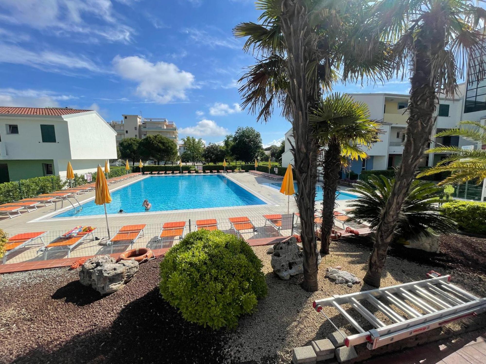 Villaggio Luna Swimmingpool- Agenzia Cocal Caorle Bagian luar foto
