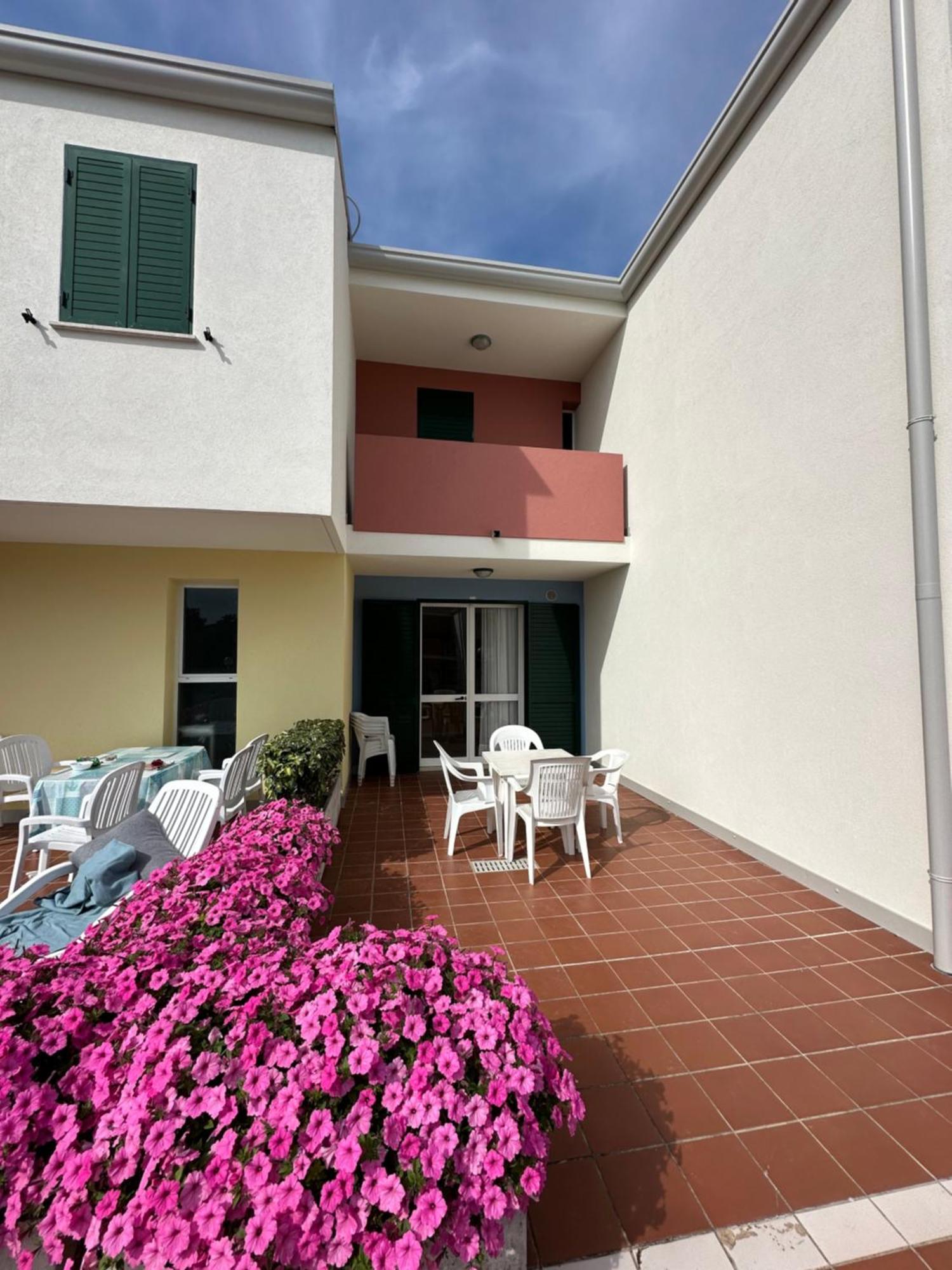 Villaggio Luna Swimmingpool- Agenzia Cocal Caorle Bagian luar foto